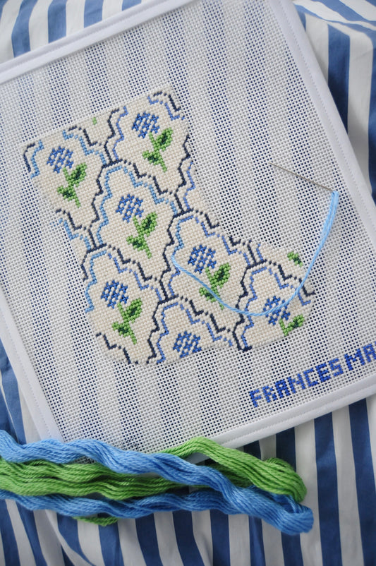 SCALLOP HYDRANGEA MINI STOCKING