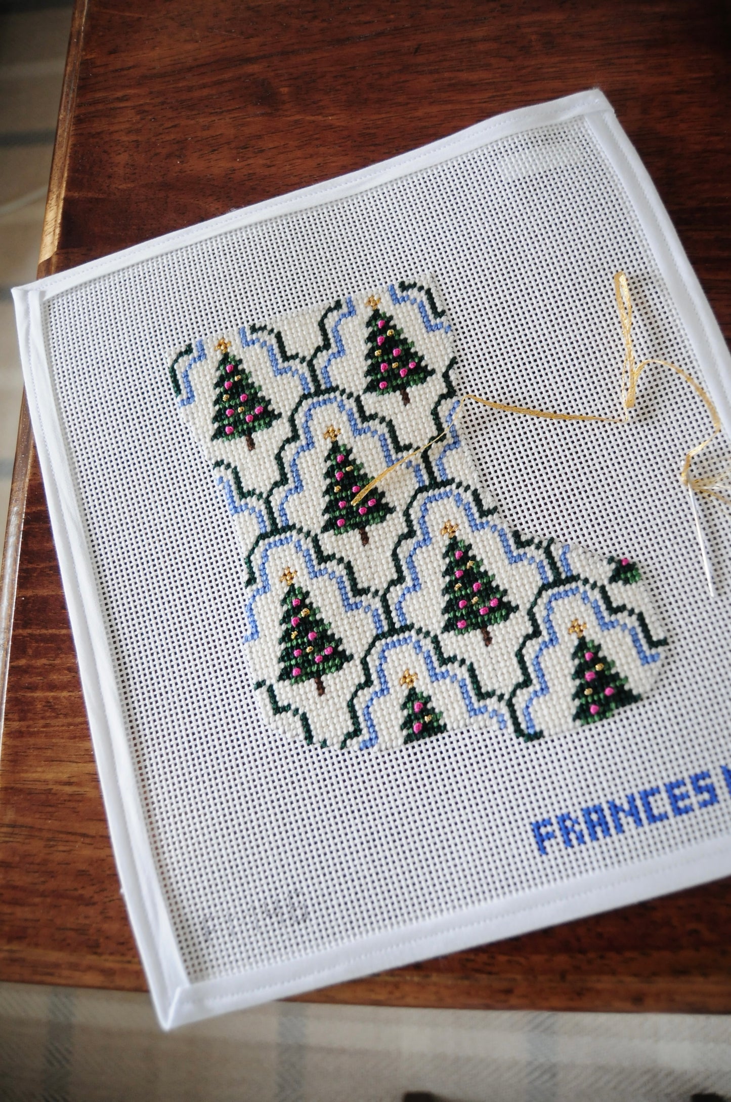 SCALLOP CHRISTMAS TREE MINI STOCKING