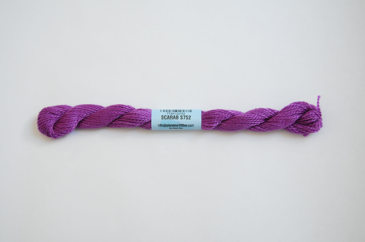 Essentials Skein - Scarab 752