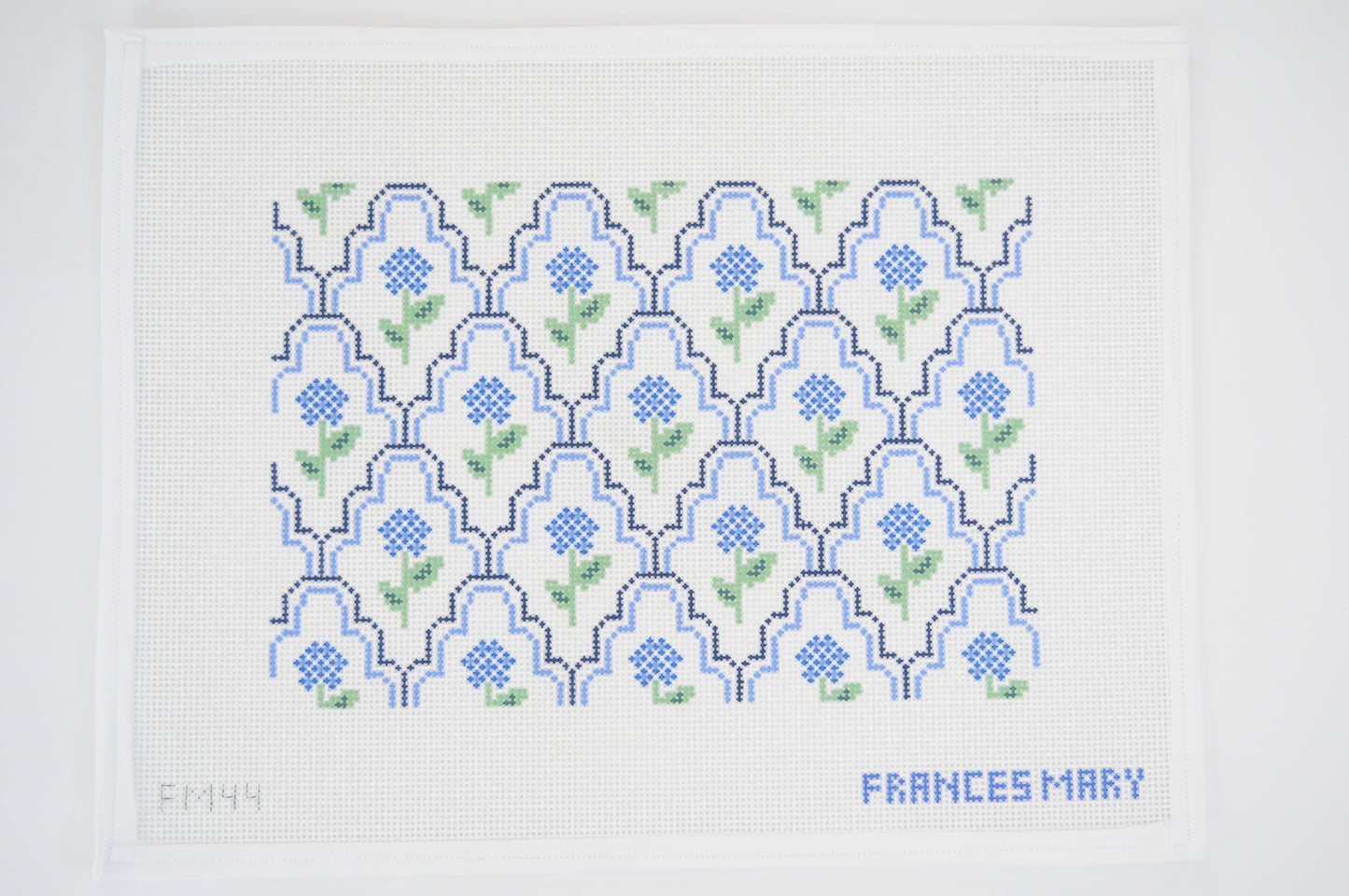 SCALLOP HYDRANGEA CLUTCH