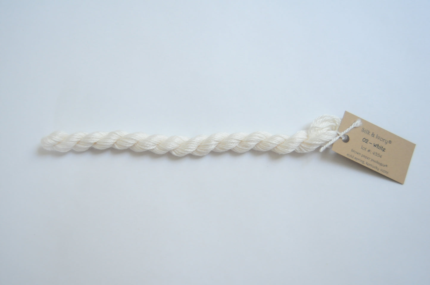 Silk & Ivory Skein - White 002