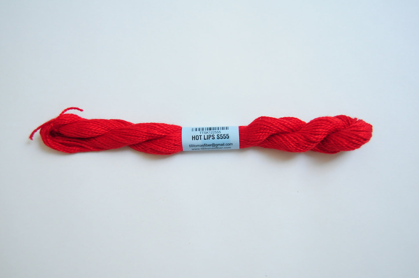 Essentials Skein - Hot Lips 555